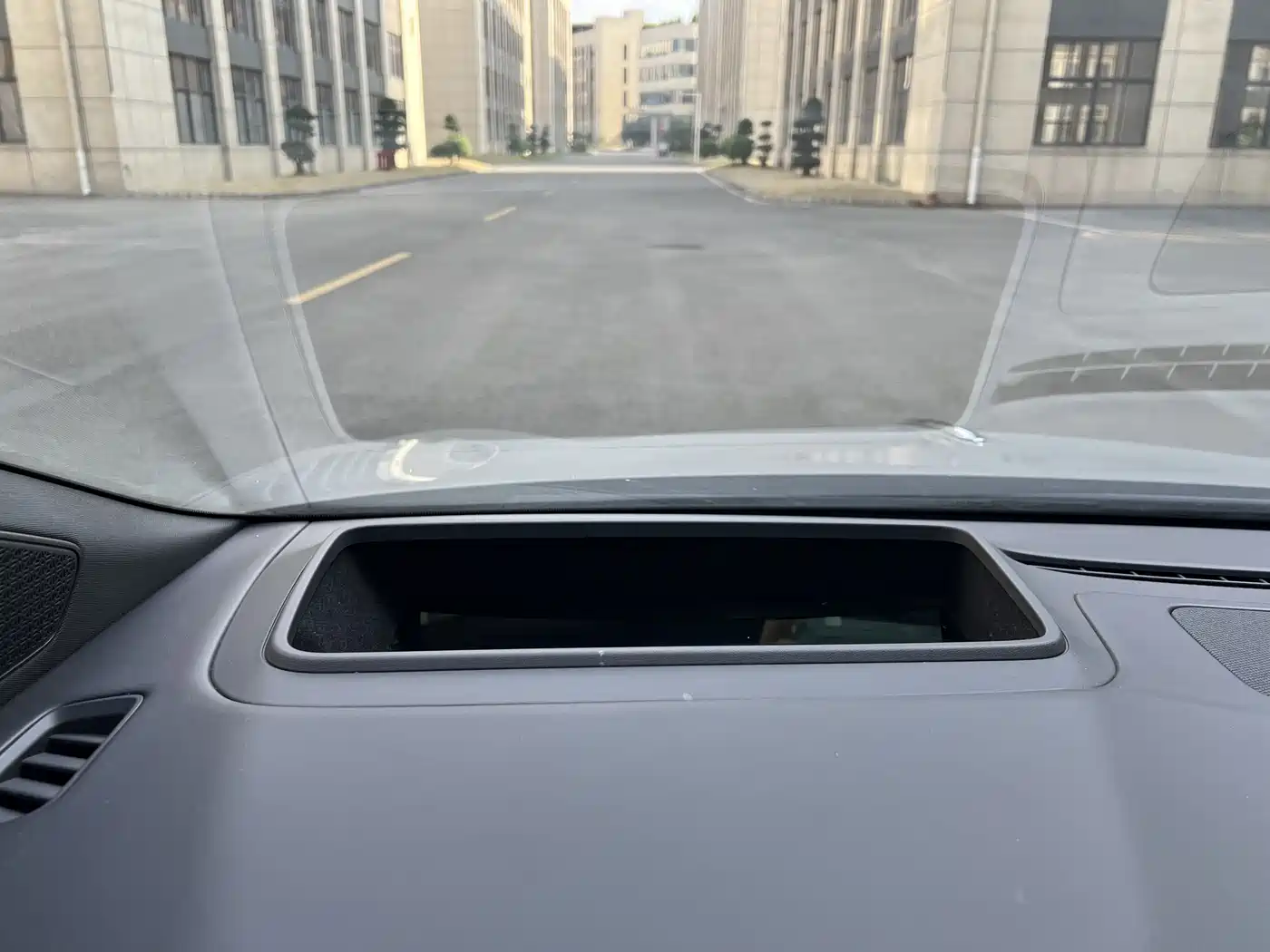 Hongqi EH7 2024 Model 760 Pro+ AWD фото 15