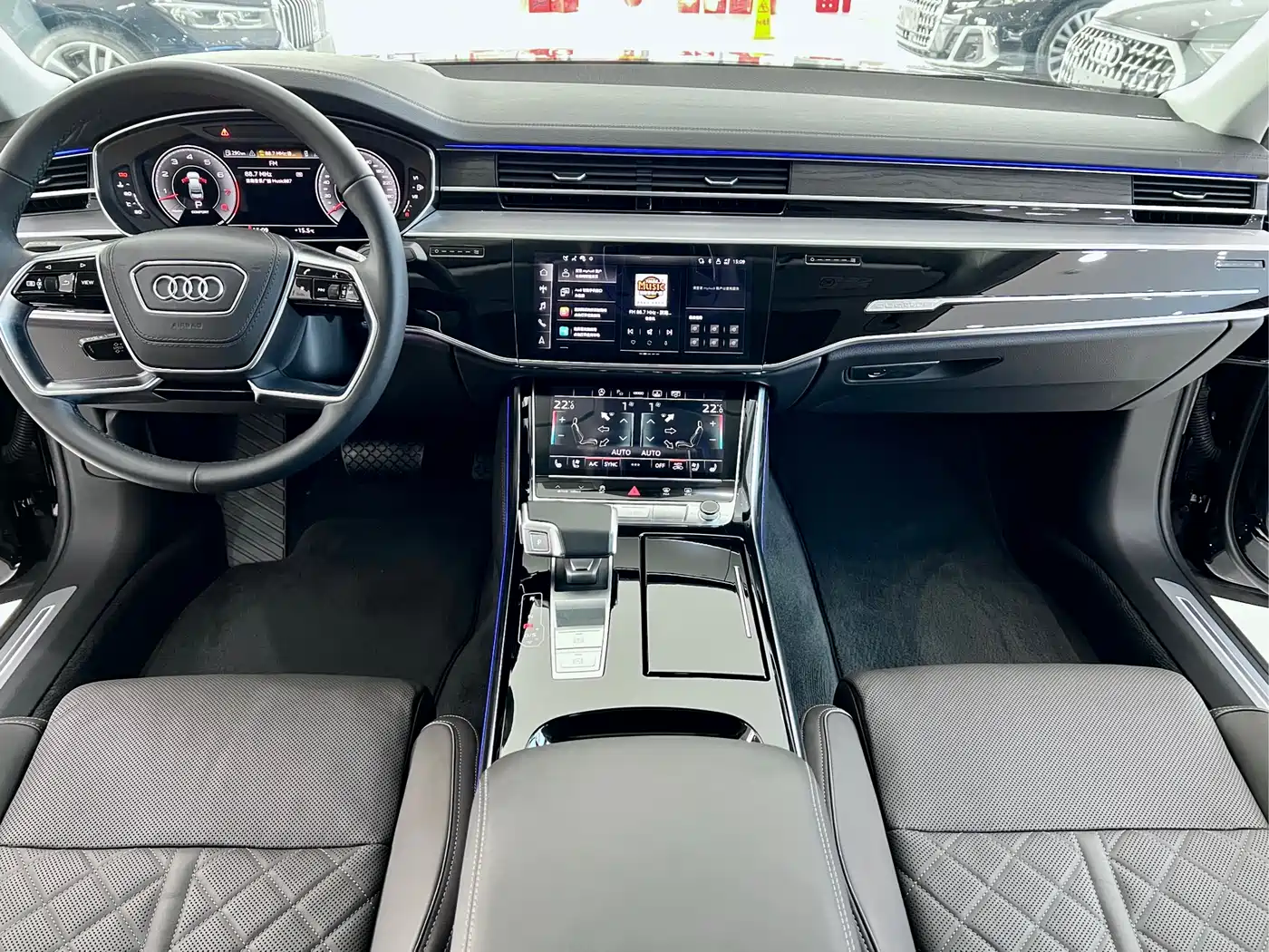 AUDI A8