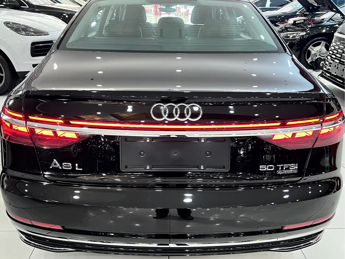 AUDI A8