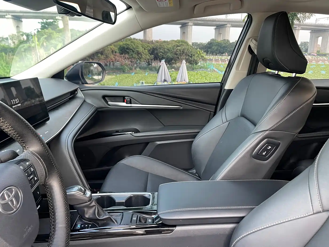 Toyota Camry 2024 Hybrid 2.0HGVP Luxury Edition фото 19