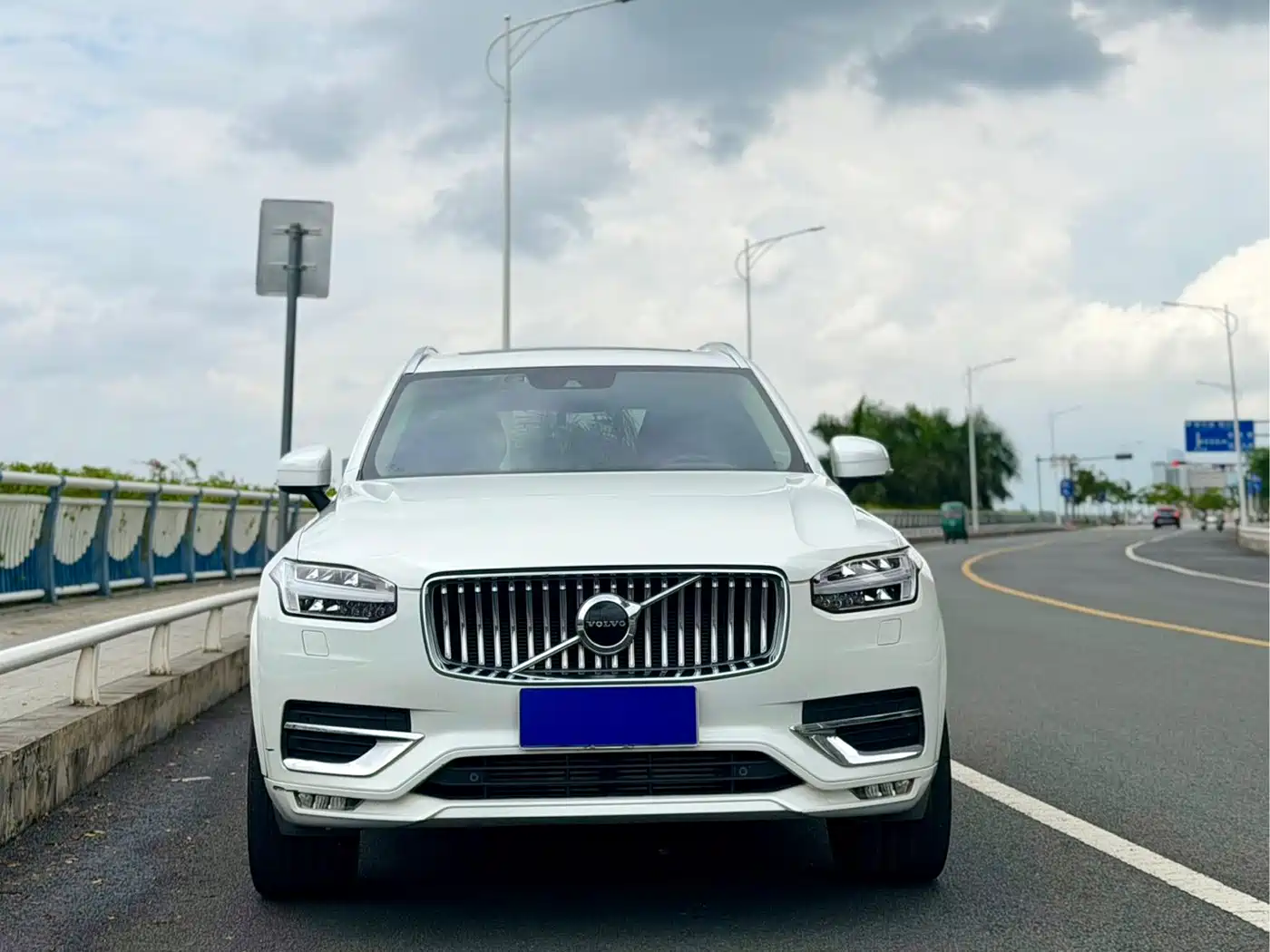 Фото 2 - Volvo XC90