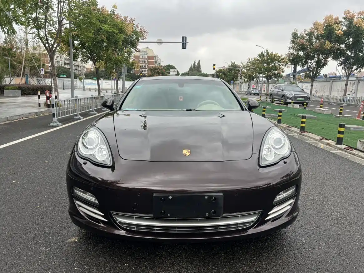 Porsche Panamera 2013 Panamera Platinum Edition 3.6L фото 2