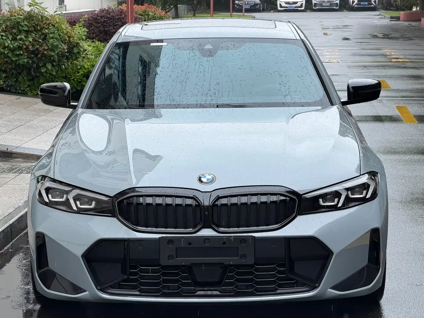 BMW 3 Series 2025 330i M Sport Night Edition фото 5
