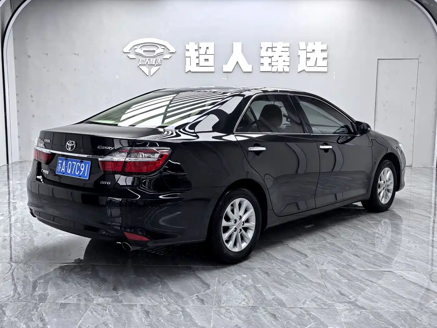 Toyota Camry 2016 2.0G 10th Anniversary Leading Edition фото 13