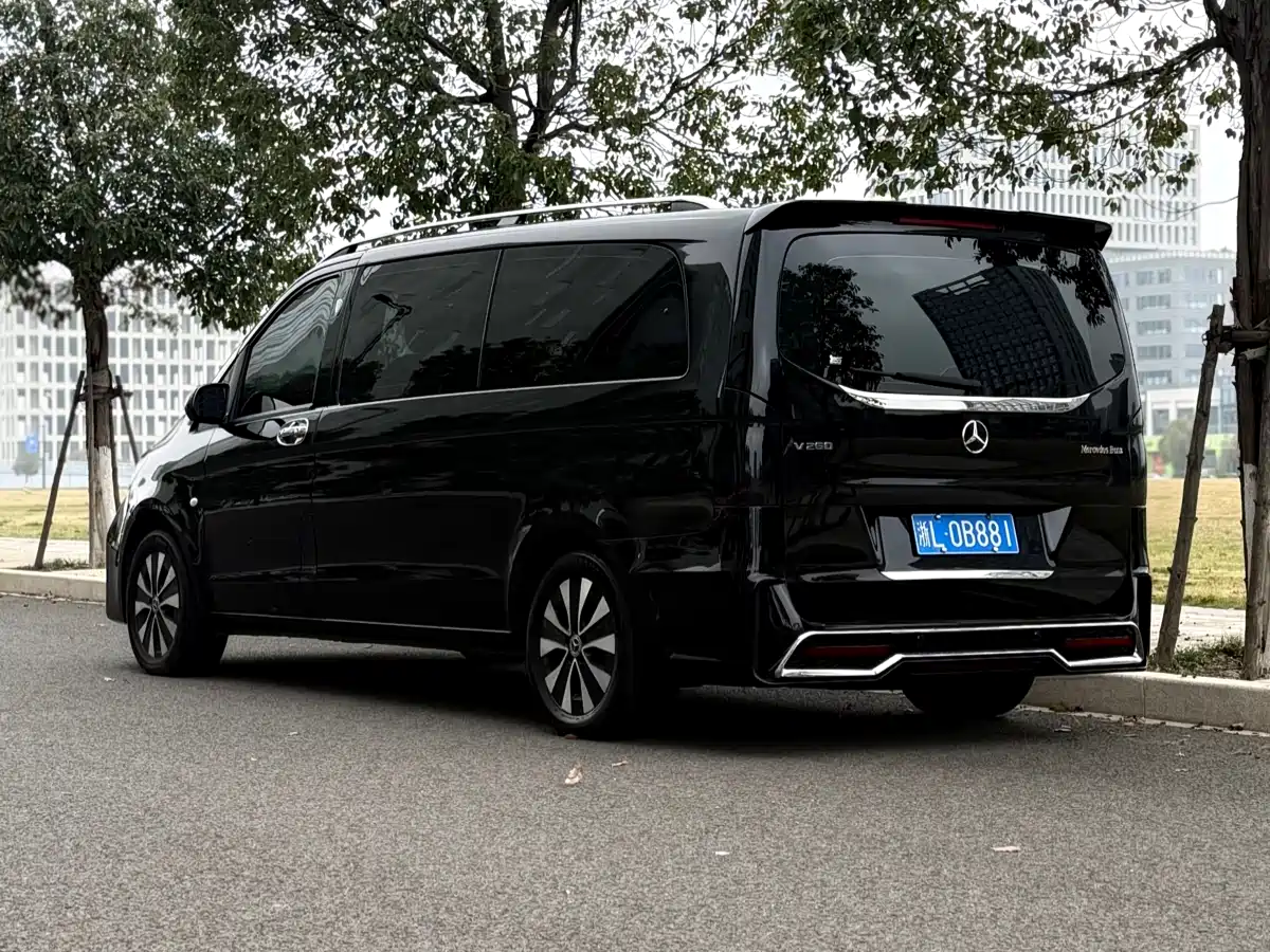 Mercedes-Benz Vito 2021 2.0T Elite 7-Seater фото 4