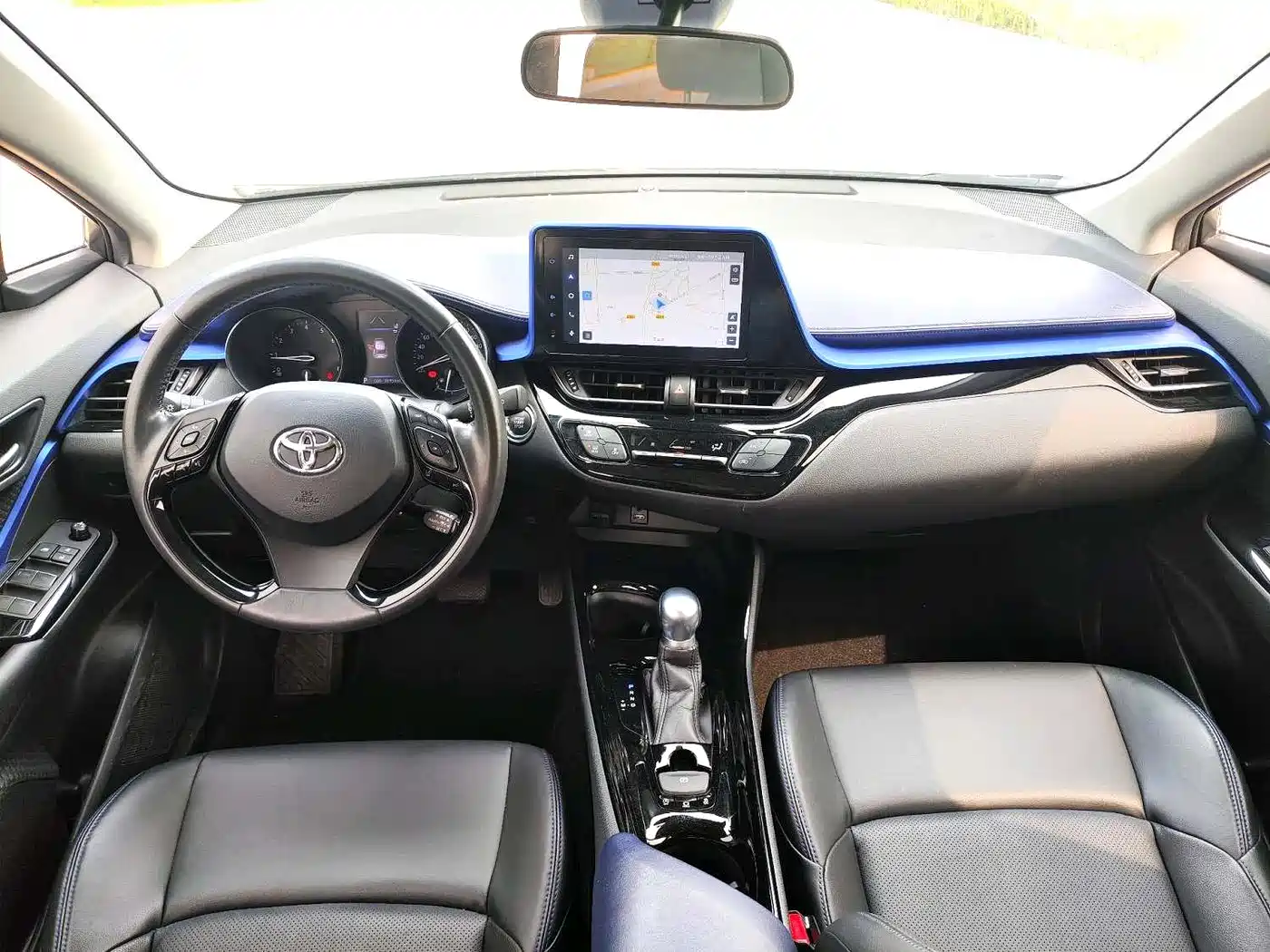 Toyota C-HR 2021 2.0L Luxury Edition фото 8
