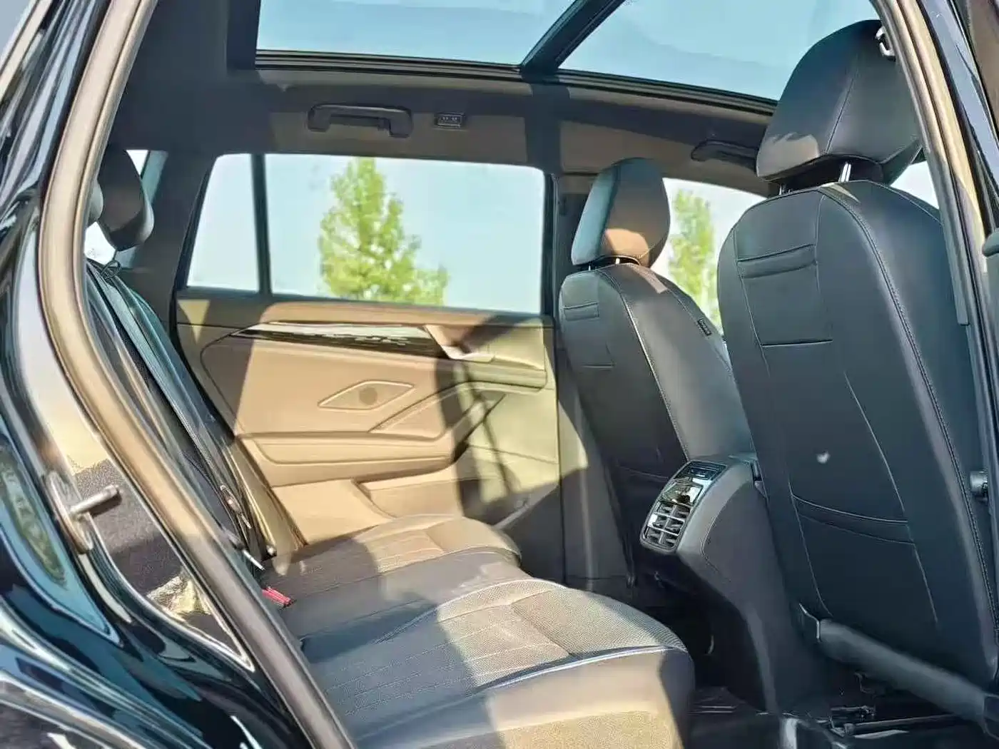 Volkswagen Tiguan L 2025 PRO 380TSI 4WD R-Line Smart Premium Edition фото 5