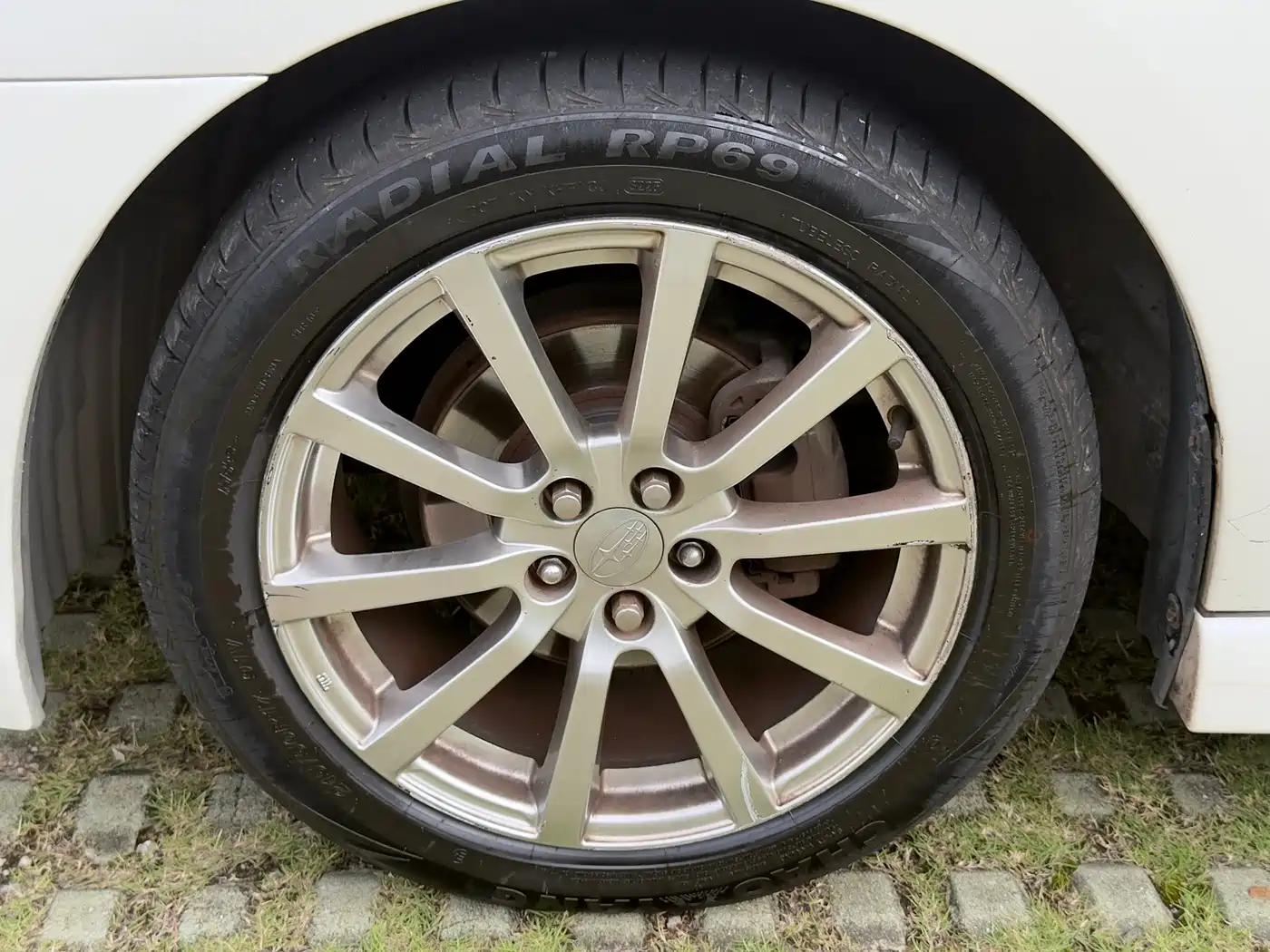 Subaru Legacy 2010 Model 2.5i Luxury Edition фото 10