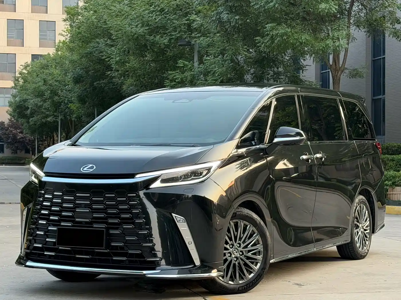 Lexus LM 2024 2023 500h 6-Seater Prestige Edition