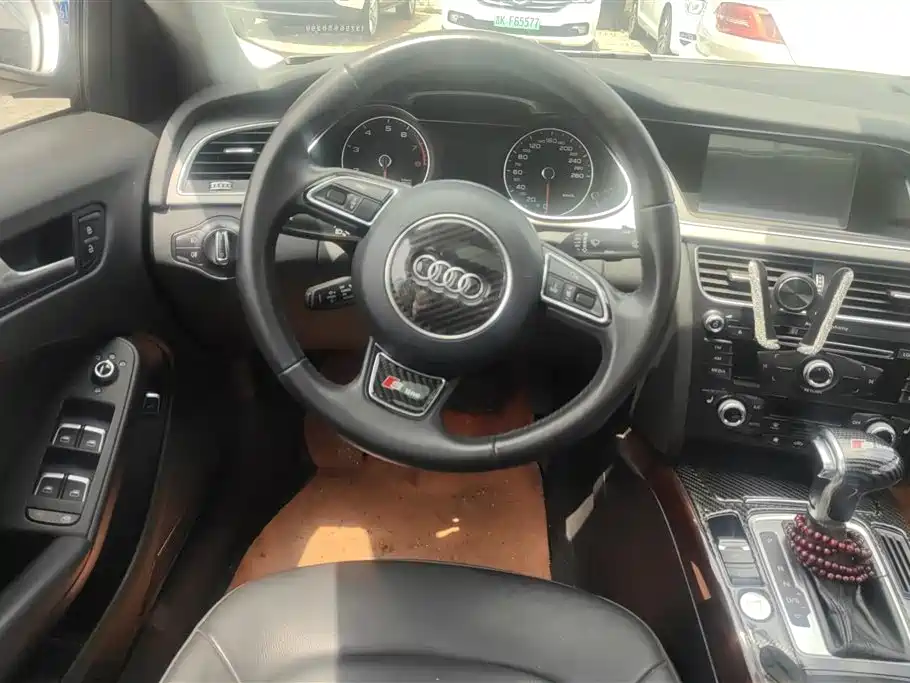 Audi A4L 2016 35 TFSI Collector's Edition S line Comfort фото 14