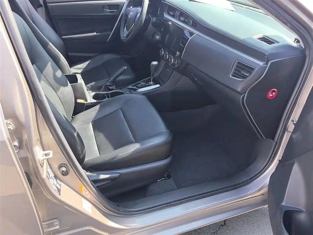 Toyota Corolla 2014 1.6L CVT GL-i фото 25