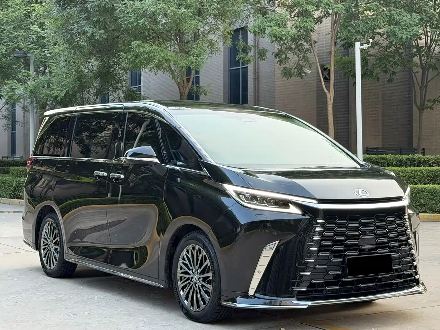 Lexus LM 2024 2023 500h 6-Seater Prestige Edition