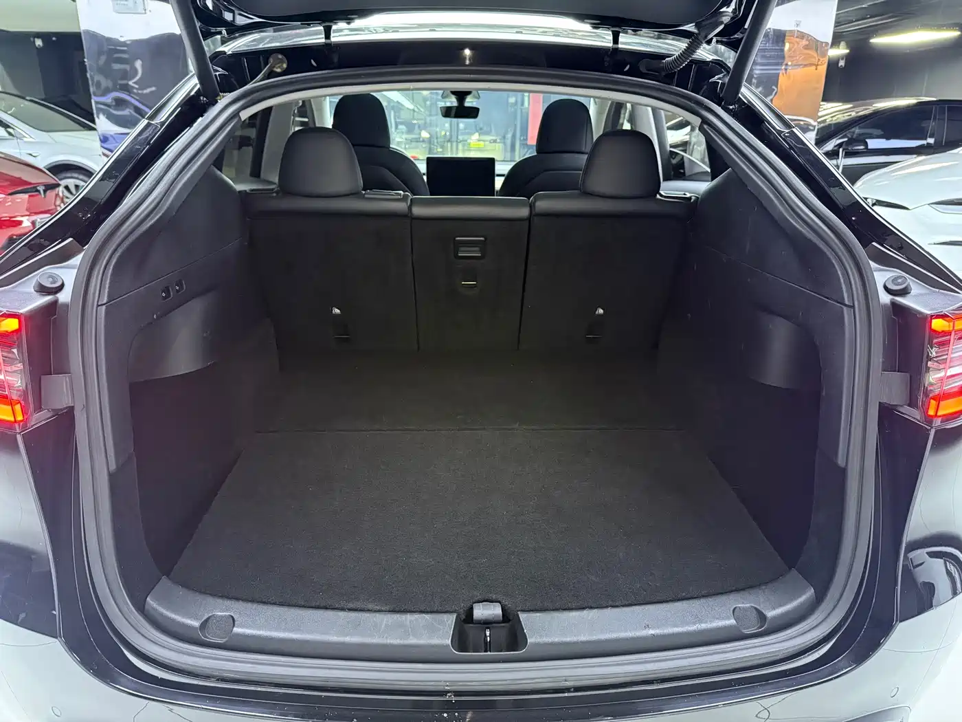 Фото 10 - Tesla Model Y