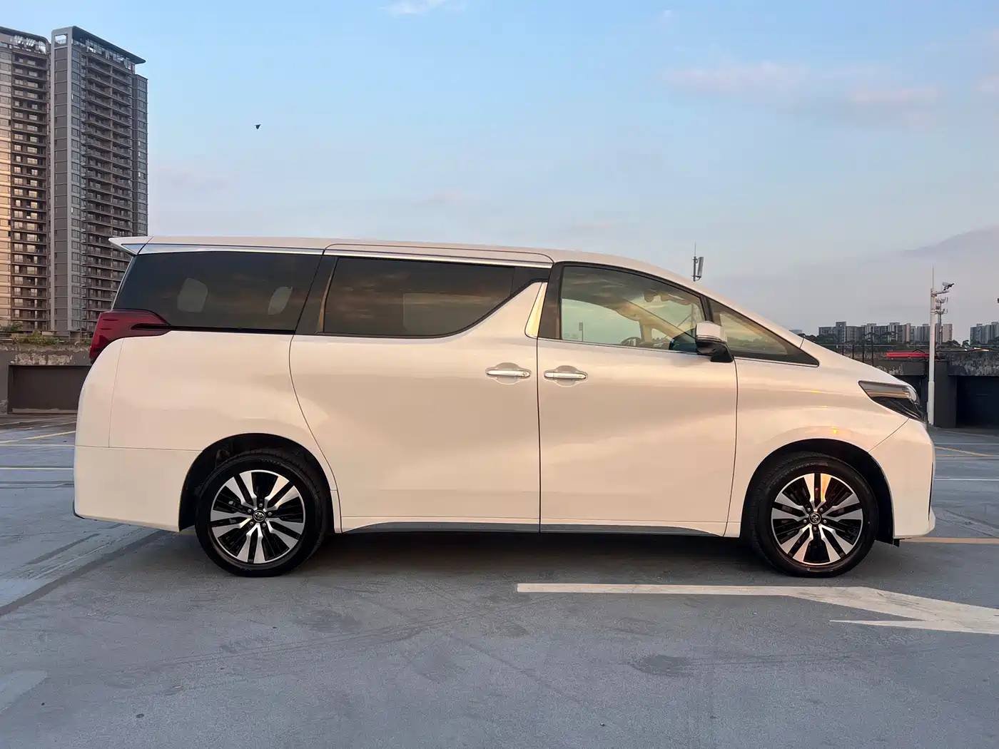 Toyota Alphard 2018 Facelift 3.5L Premium Edition фото 7