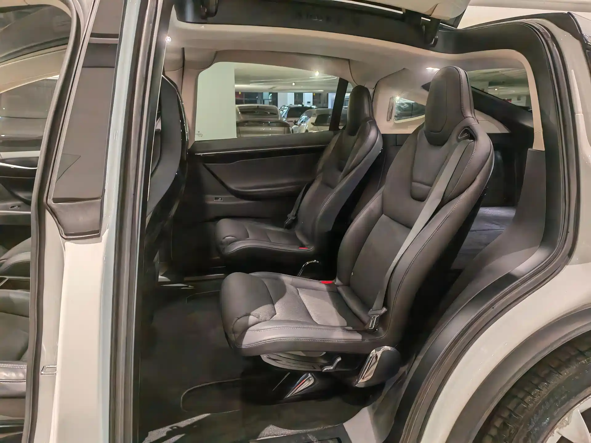 Фото 6 - Tesla Model X