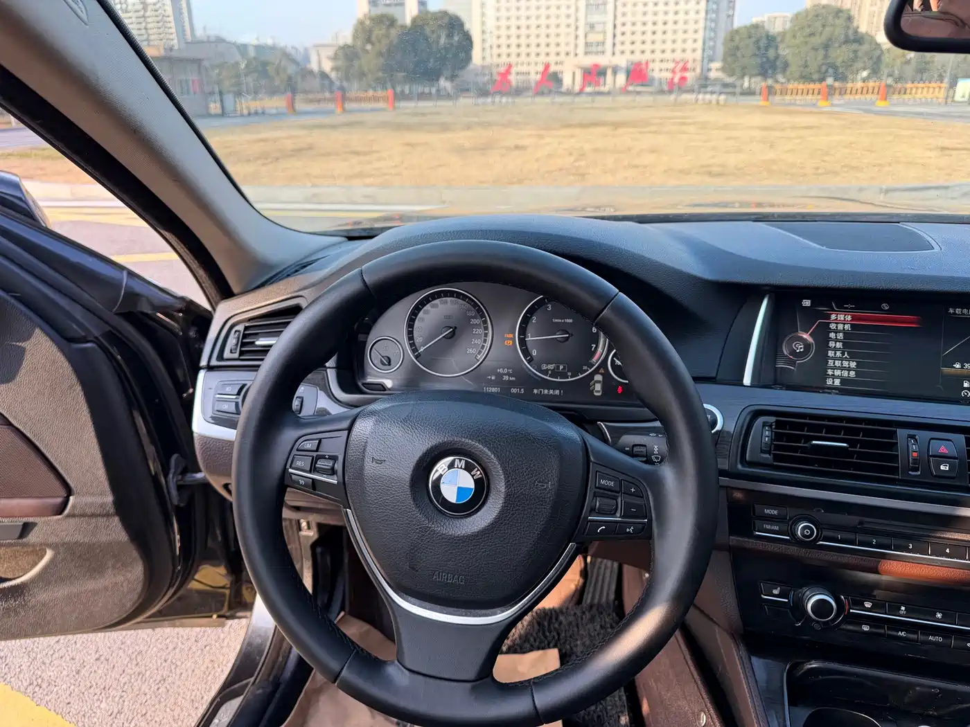 BMW 5 Series 2014 525Li Luxury Design Package фото 14