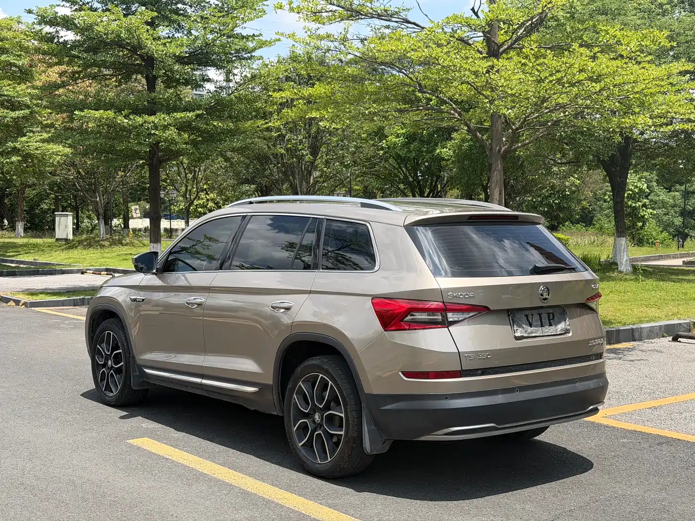 Škoda Kodiaq 2018 Facelift TSI330 7-seat 2WD Premium Luxury Edition фото 16