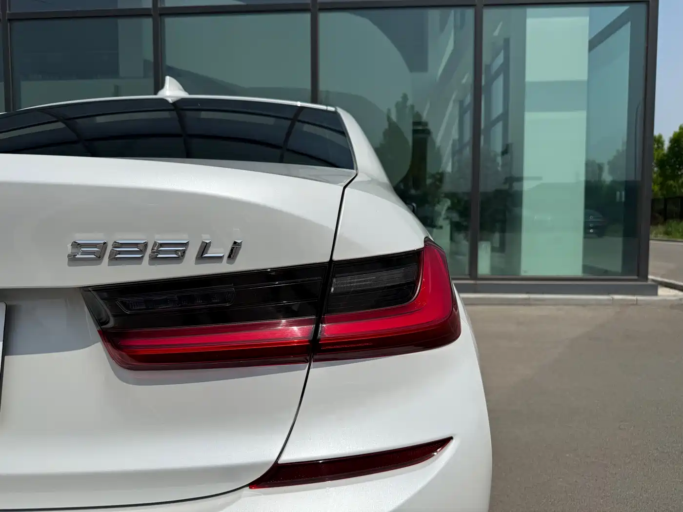 BMW 3 Series 2021 325Li M Sport Package фото 9