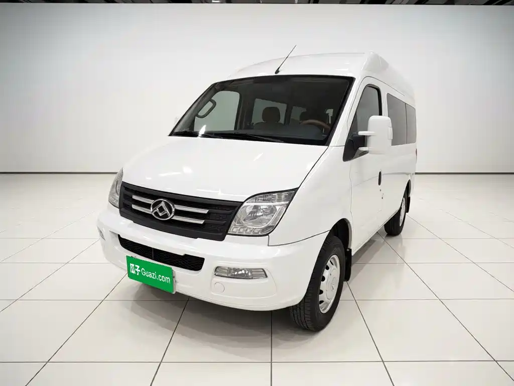 SAIC Maxus Xintu V80 2023 2.0T Manual Classic Aoyun Power Edition Short Wheelbase Medium Roof 5/6-Seater