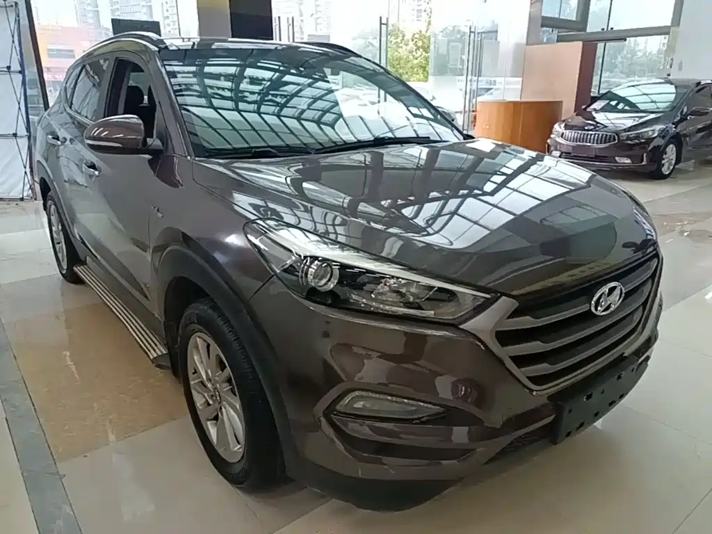 HYUNDAI TUCSON