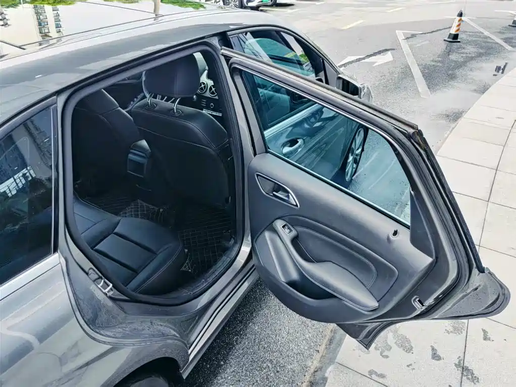 Mercedes-Benz B-Class 2018 B 200 Sport фото 17