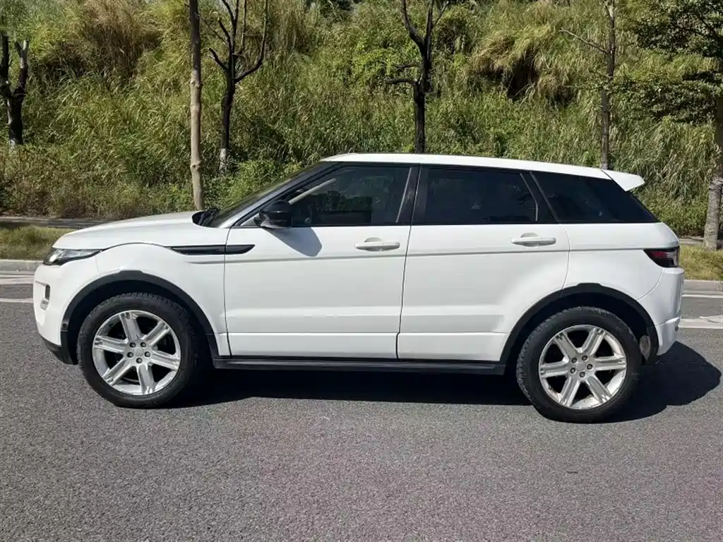 Land Rover Range Rover Evoque 2015 2.0T 5-Door Dynamic Edition фото 25