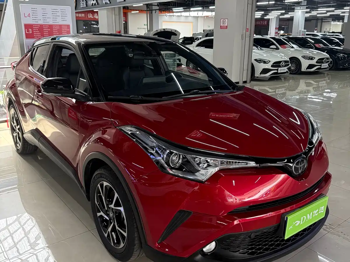 Toyota C-HR 2020 Model 2.0L Leading