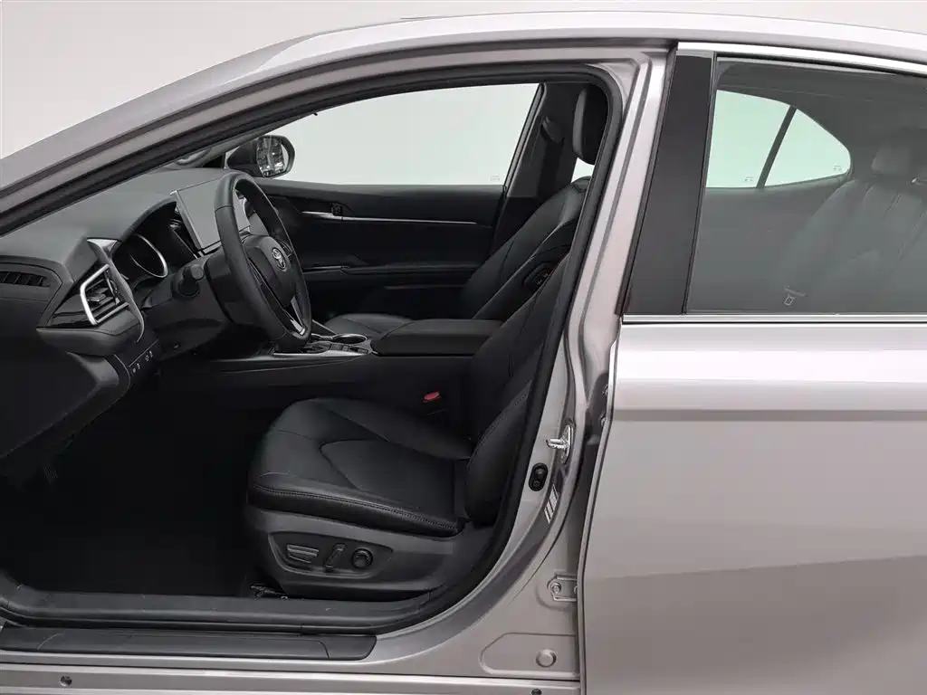 Toyota Camry 2021 Hybrid 2.5HGVP Leading Edition фото 10