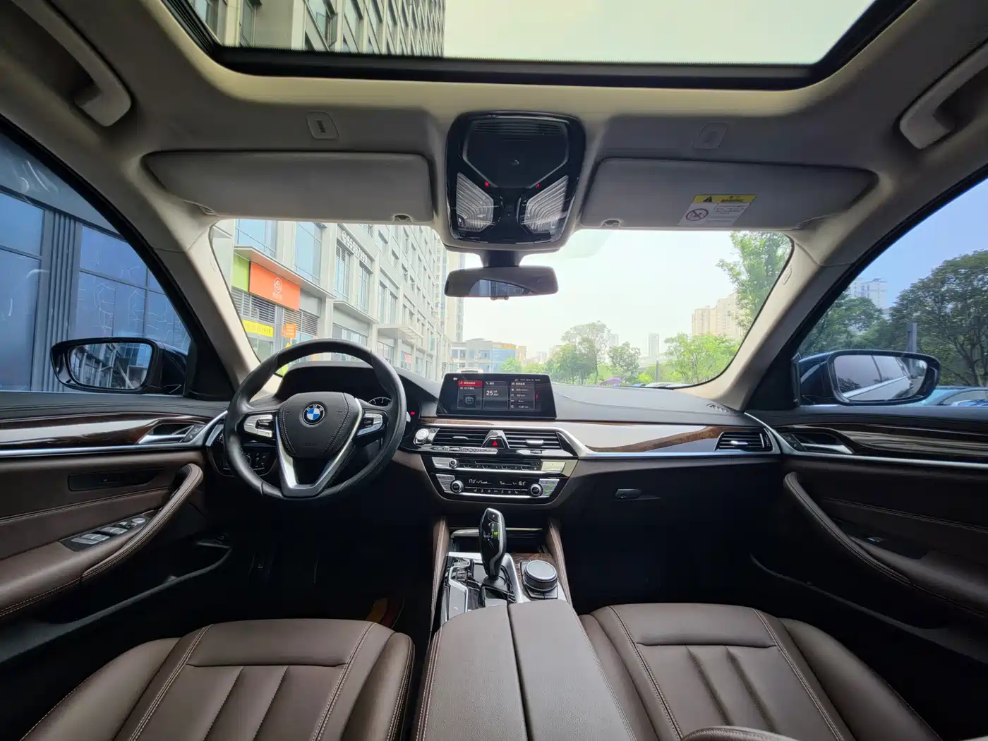 BMW 5 Series 2019 525Li Luxury Package фото 9