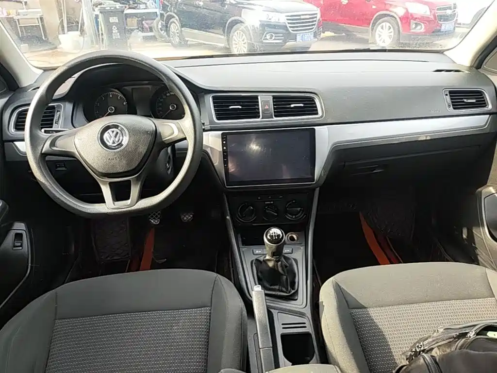 Volkswagen Lavida 2017 1.6L Manual Trend Edition фото 10