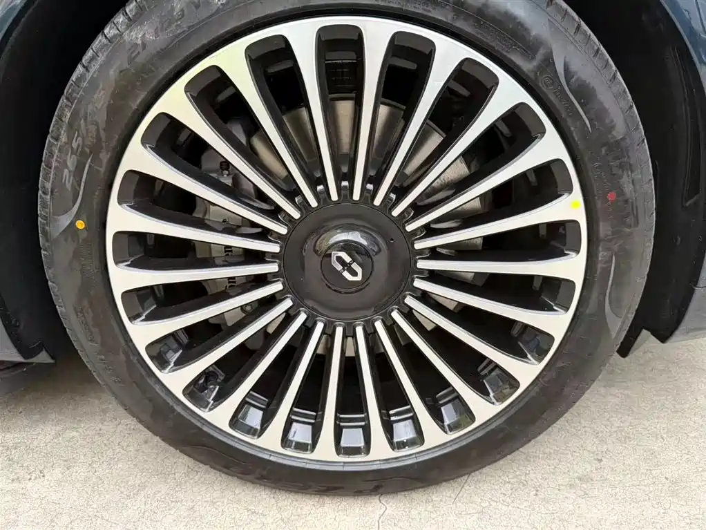 AITO Wenjie AITO M9 2025 Extended Range Ultra 52kWh 5-Seater фото 15