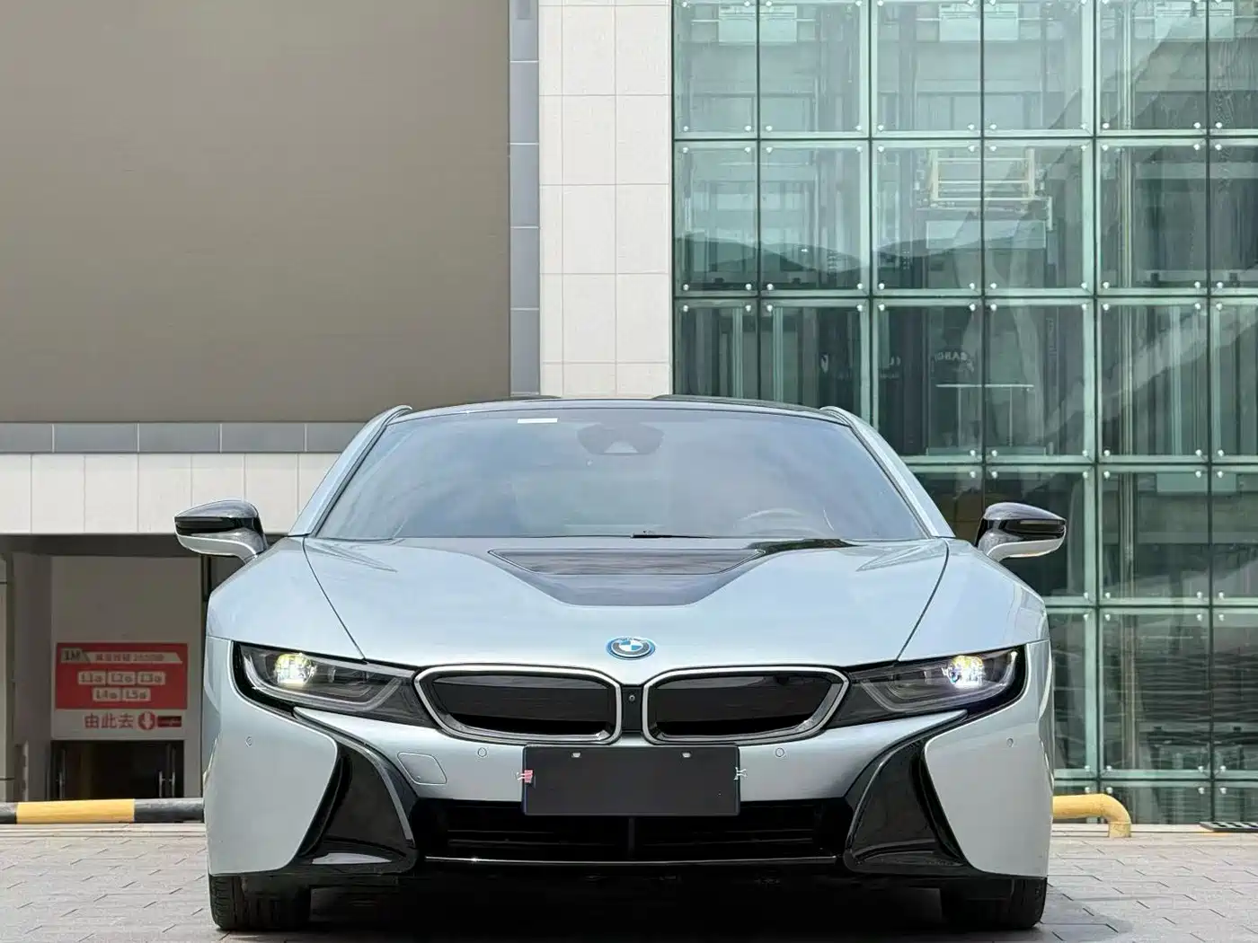 BMW i8 2014 Standard