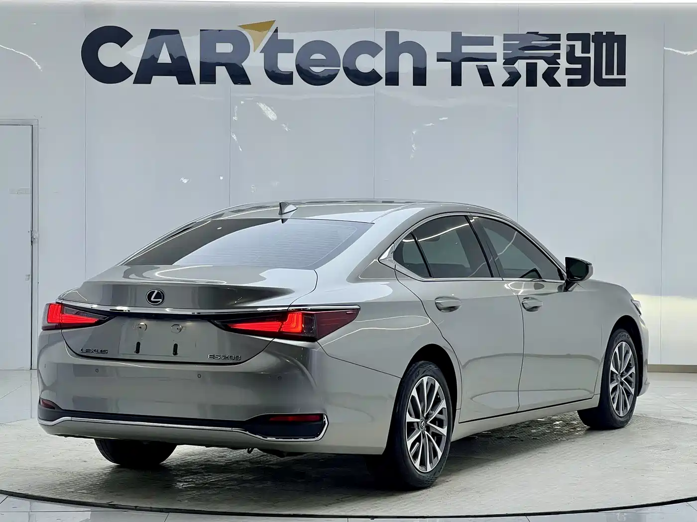 Lexus ES 2021 200 Excellence Edition фото 3