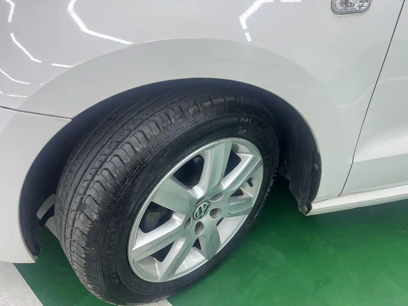 Volkswagen Polo 2013 1.4L Automatic Luxury Edition фото 11