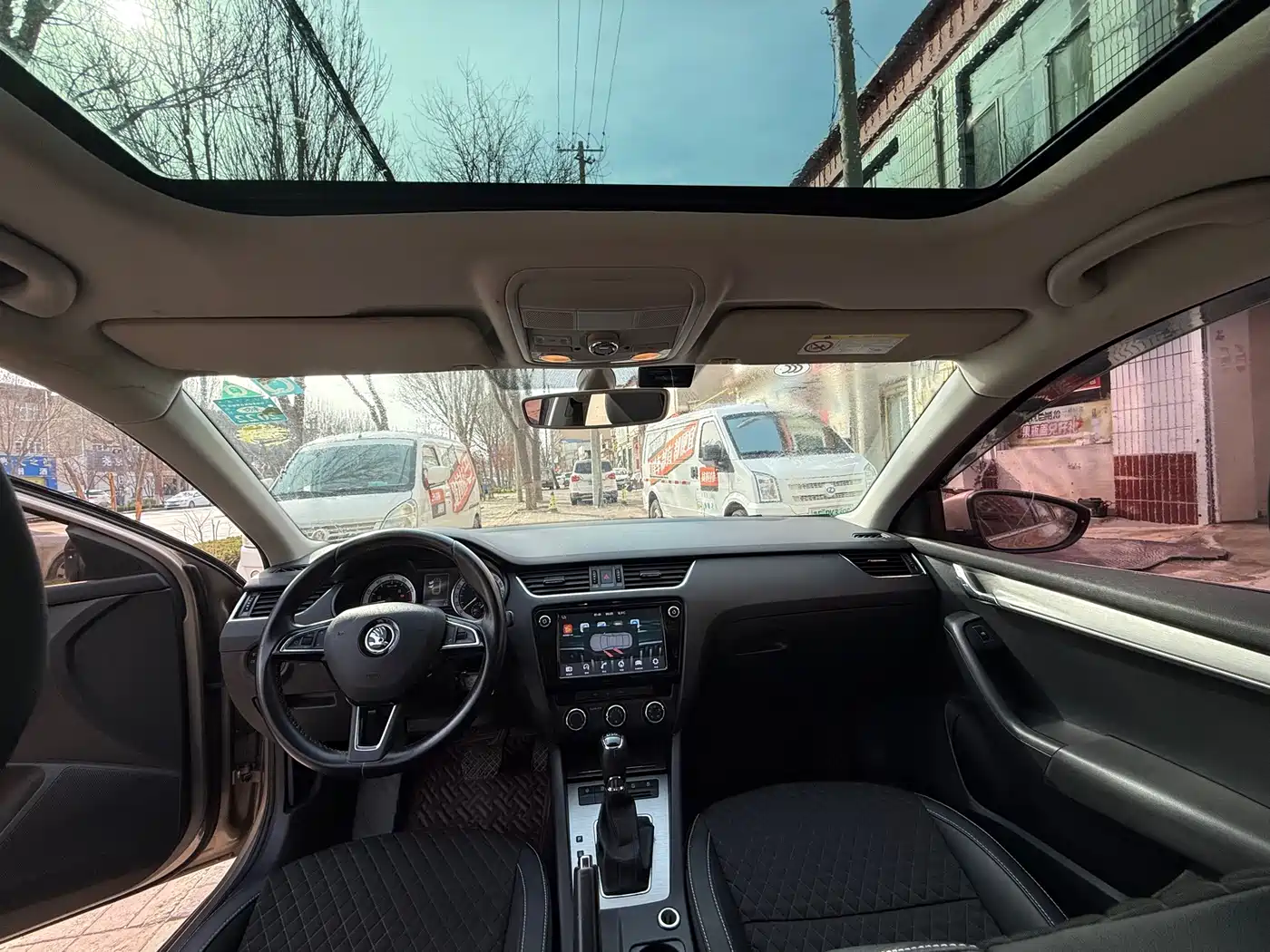 Škoda Octavia 2018 TSI230 DSG Luxury Edition фото 8