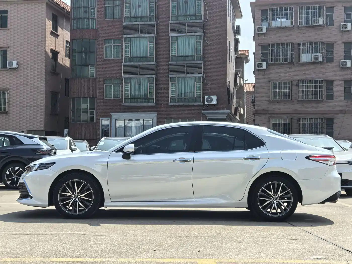 Toyota Camry 2021 2.5G Luxury Edition фото 3