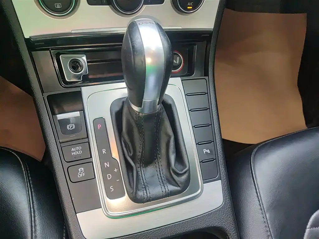 Volkswagen Magotan 2015 1.8TSI Leading фото 14
