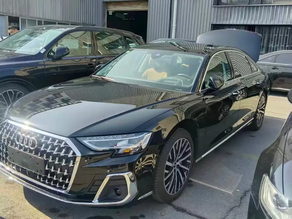 Audi A8 2025 A8L 55 TFSI quattro Flagship
