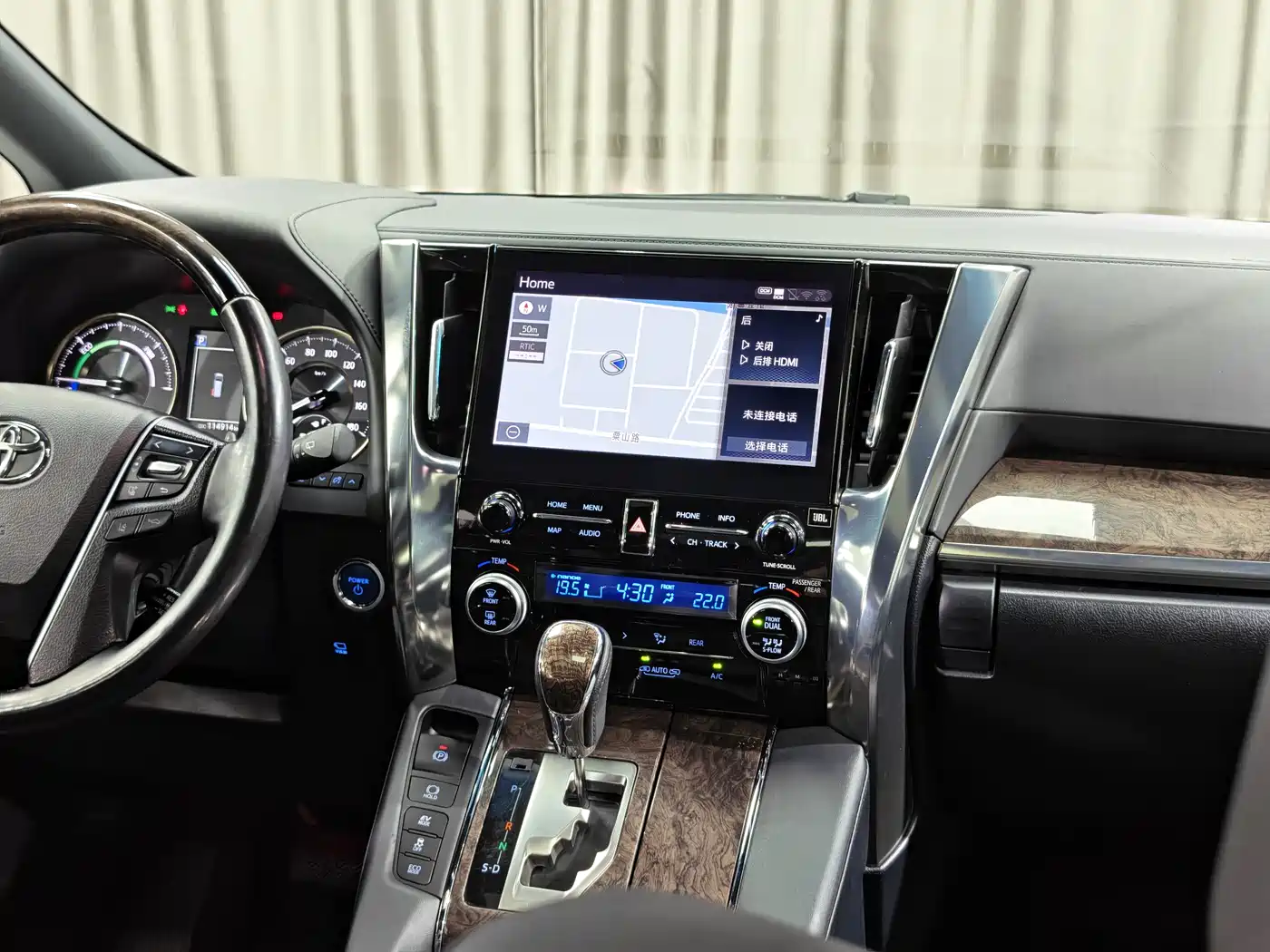 Toyota Alphard 2021 Hybrid 2.5L Premium фото 8
