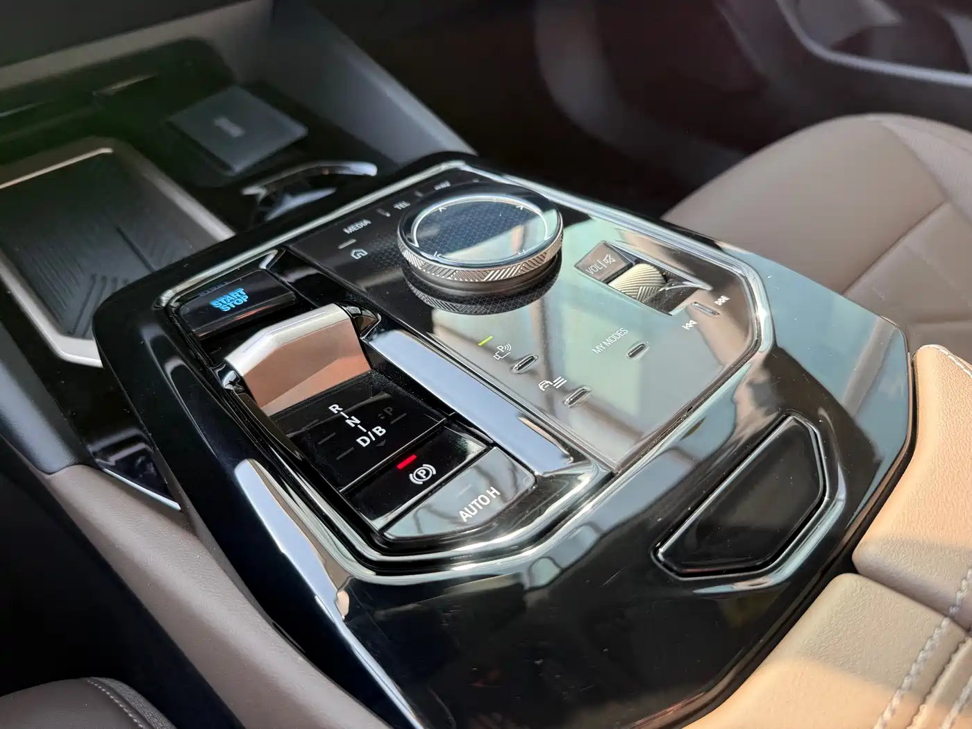 BMW i5 2024 eDrive 35L Premium Luxury Package фото 16