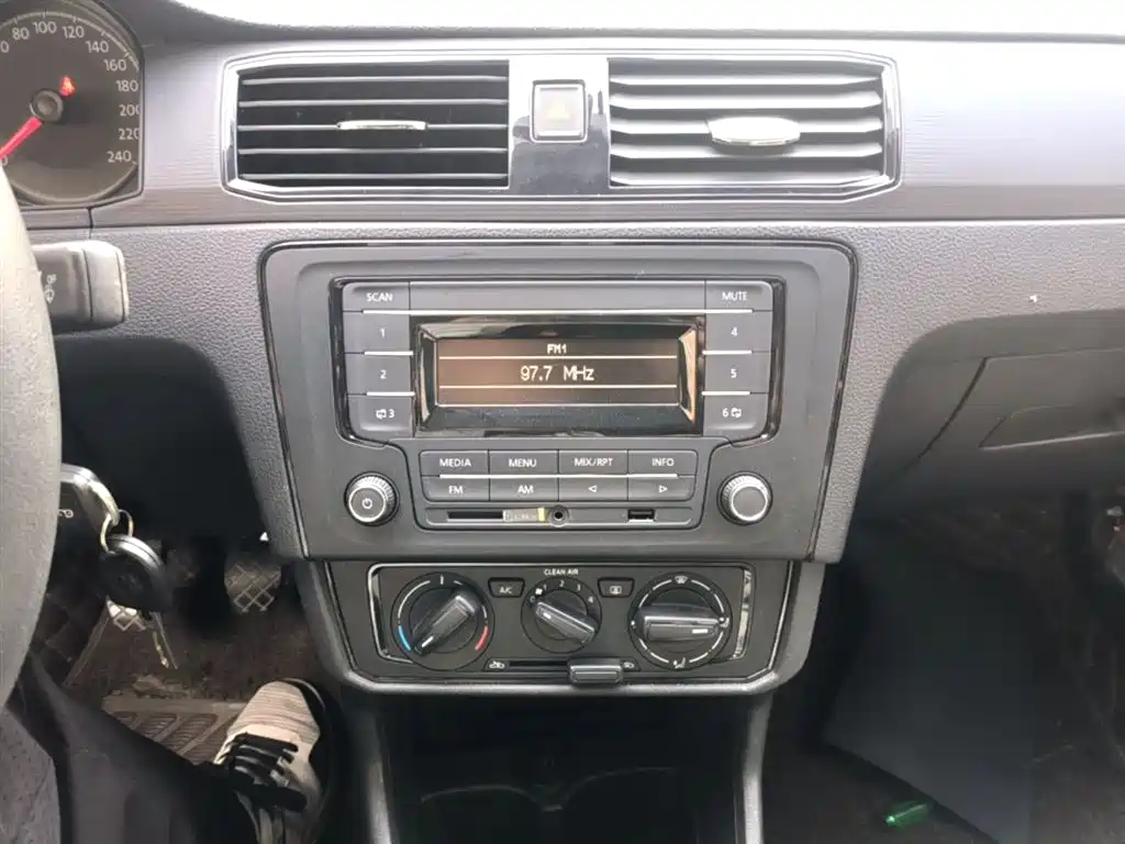 Volkswagen Santana 2019 1.5L Manual Trend China VI фото 9