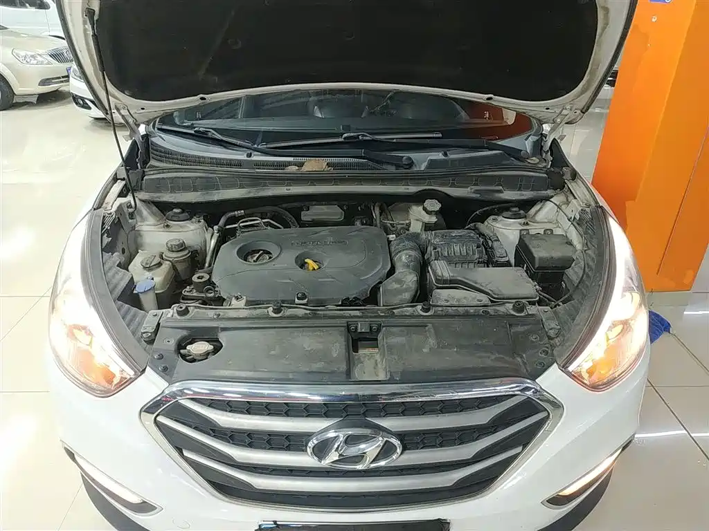 Hyundai Beijing Hyundai ix35 2015 2.0L Automatic 2WD Smart Type China IV фото 20