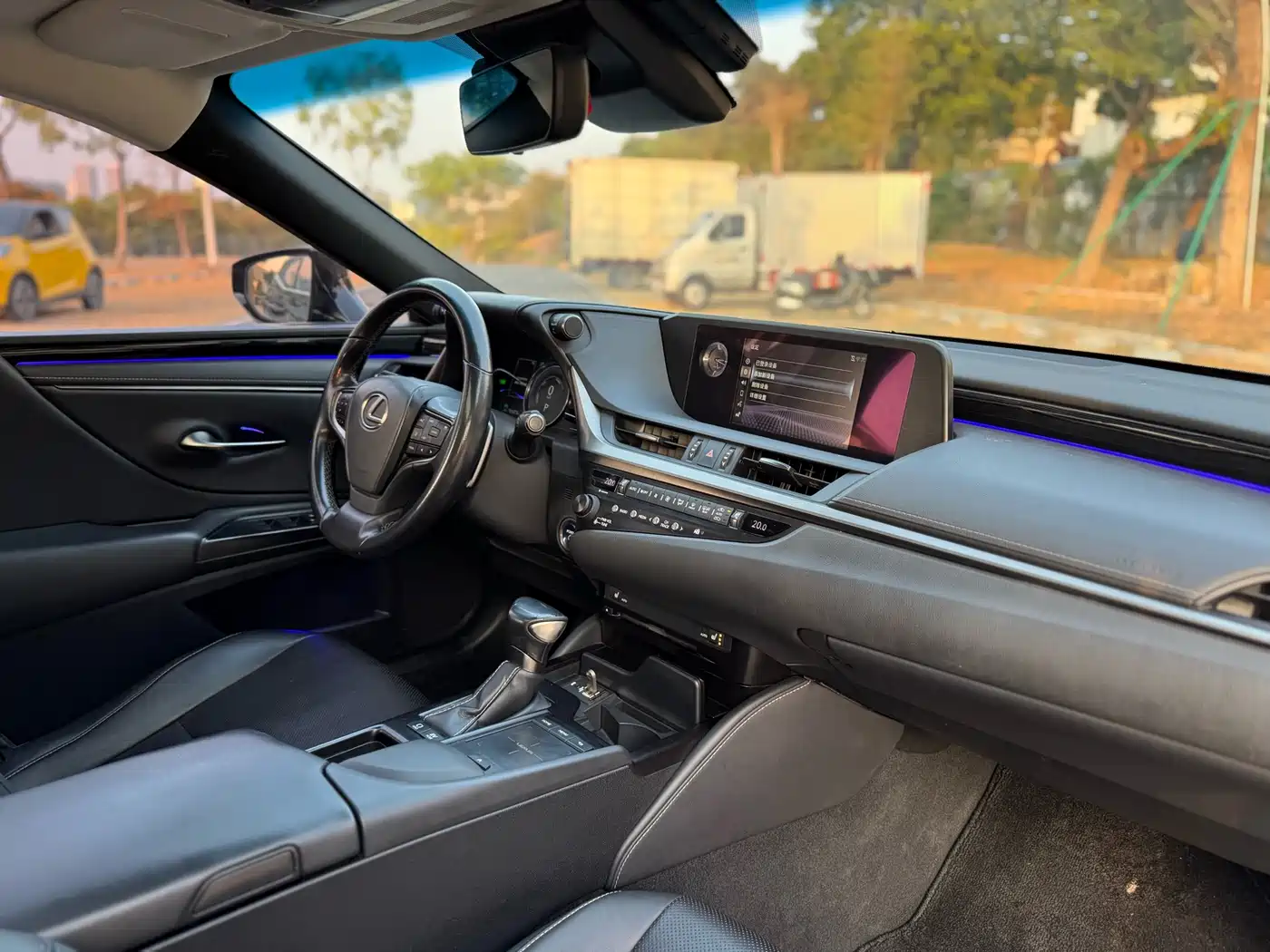 Lexus ES 2018 300h Excellence Edition China V фото 13