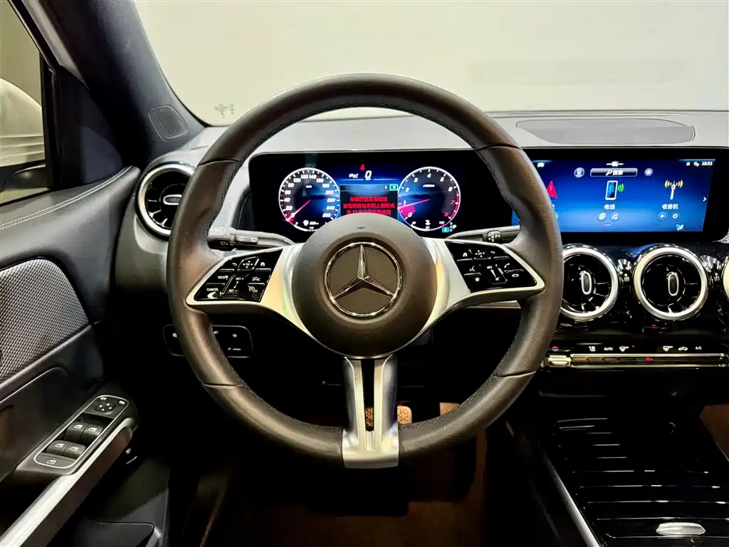 Mercedes-Benz GLB 2025 Model GLB 200 Dynamic Edition фото 15