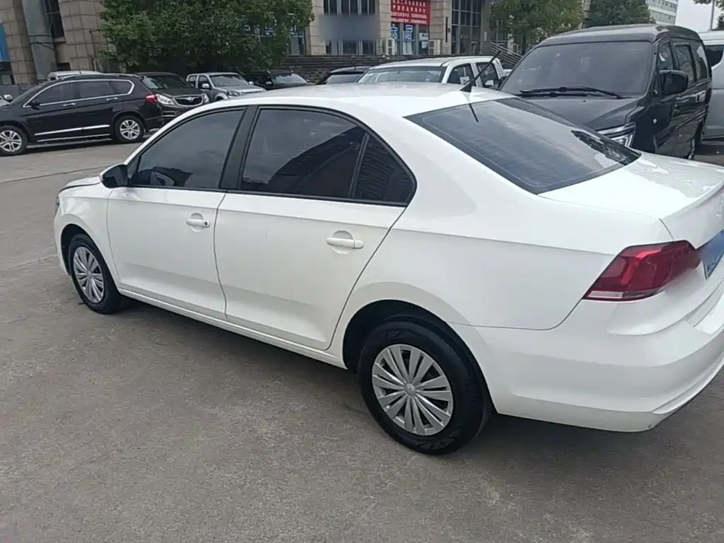 VOLKSWAGEN SANTANA