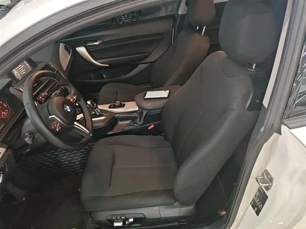 BMW 2 Series (Import) 2017 220i Leading фото 17