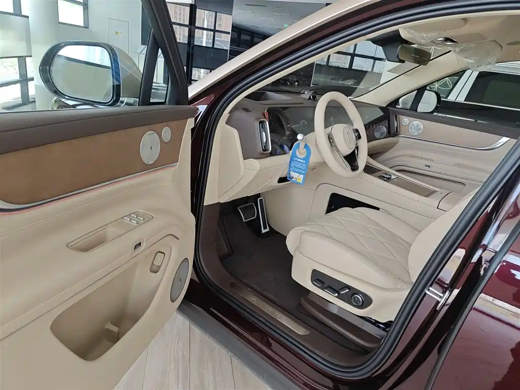 AITO Wenjie AITO M9 2025 Extended Range Ultra 52kWh 6-Seater фото 16