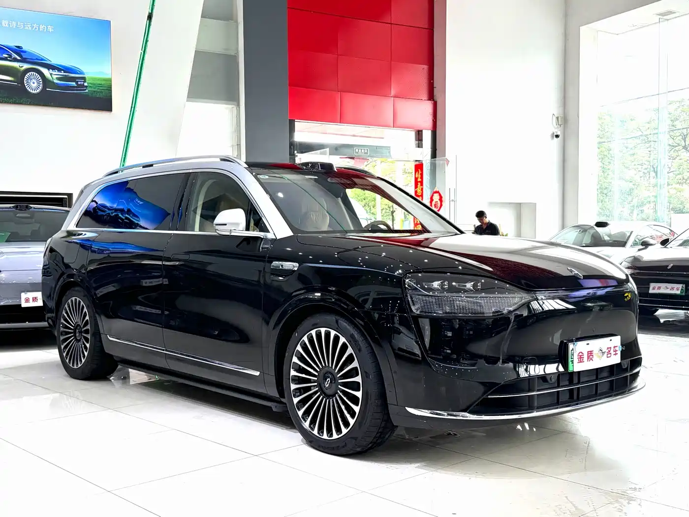 AITO Wenjie AITO M9 2025 Extended Range Ultra 52kWh 6-Seater фото 3