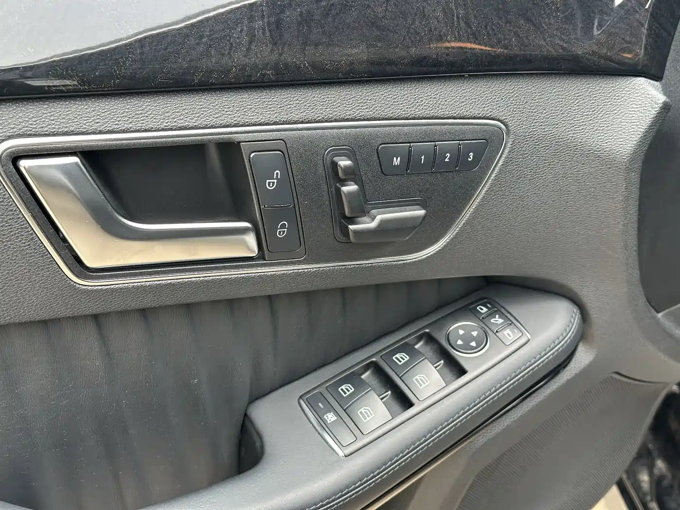 Mercedes-Benz E-Class 2013 E 300 L Fashion Luxury фото 9