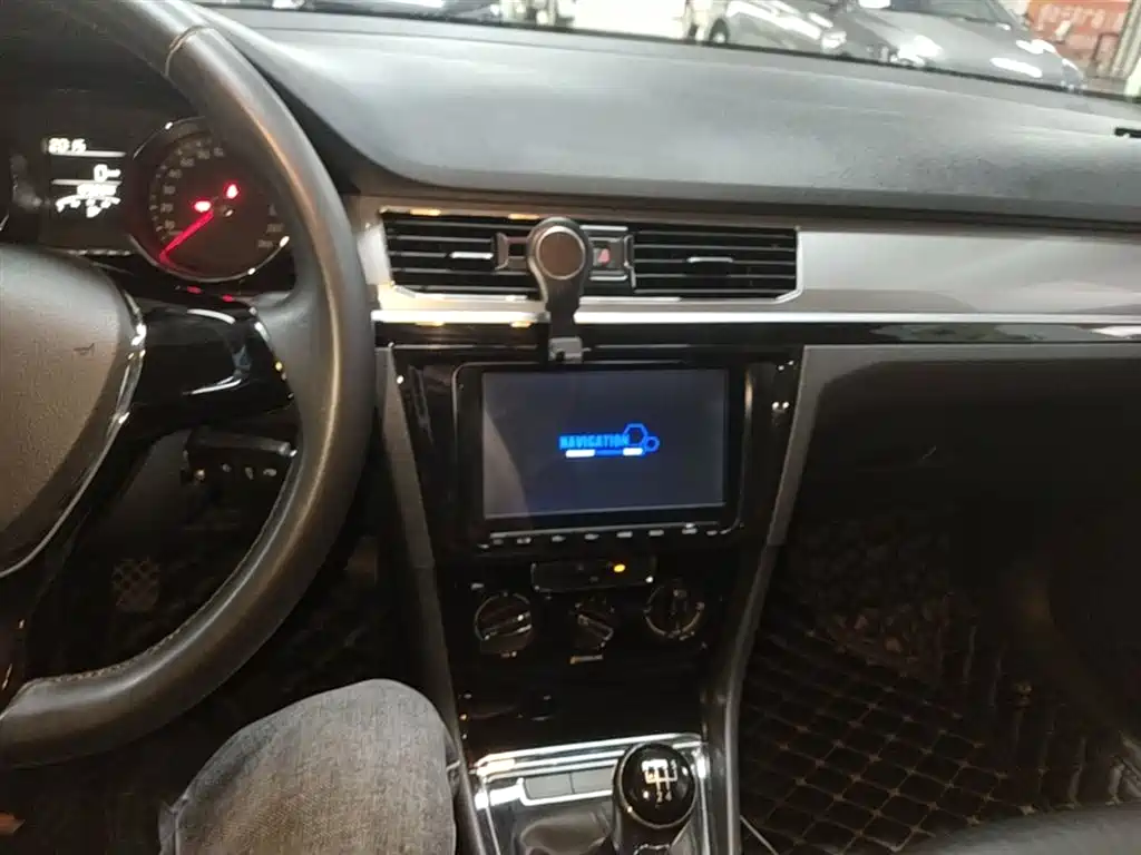 Volkswagen Bora 2016 Model 1.6L Manual Comfort фото 13